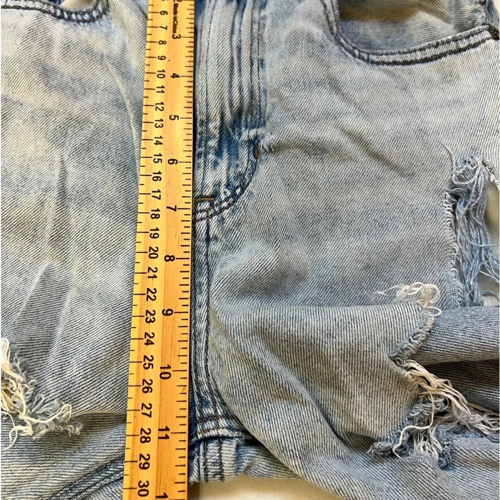 American Eagle Women's Baggy Jean Light Wash Destroyed Denim Blue Size 00 - Picture 13 of 15